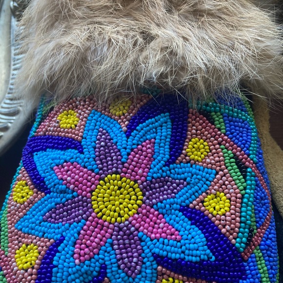 Astis Gauntlet Mittens - Picture 7 of 9